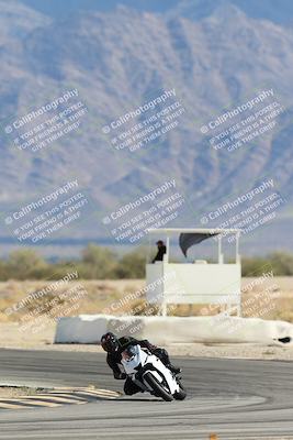 media/Nov-16-2025-Race Pace (Sun) [[8c5fa54630]]/Non Verified Riders (1st 20 Minutes)/4-Turn 16 (1116am)/